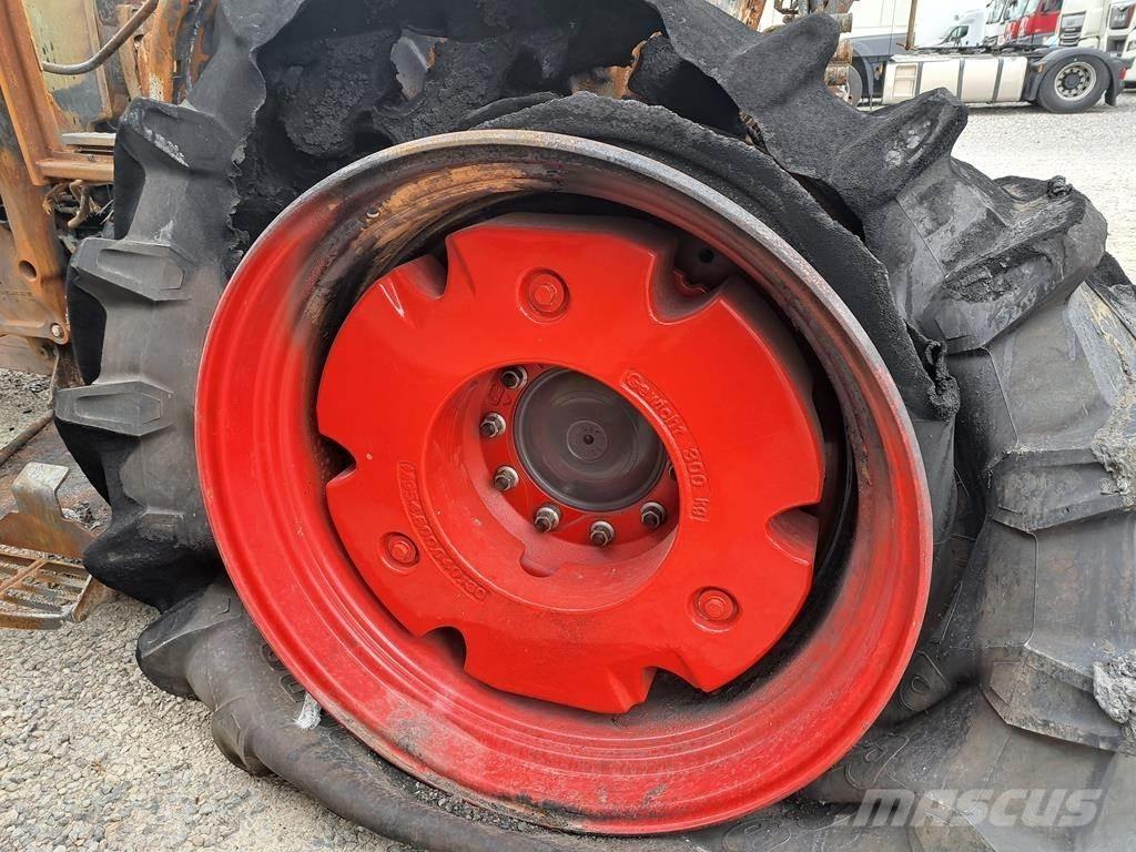 Fendt 724 Vario Traktorji