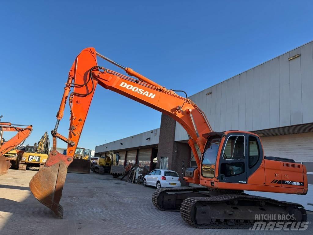 Doosan DX255LC Bagri goseničarji