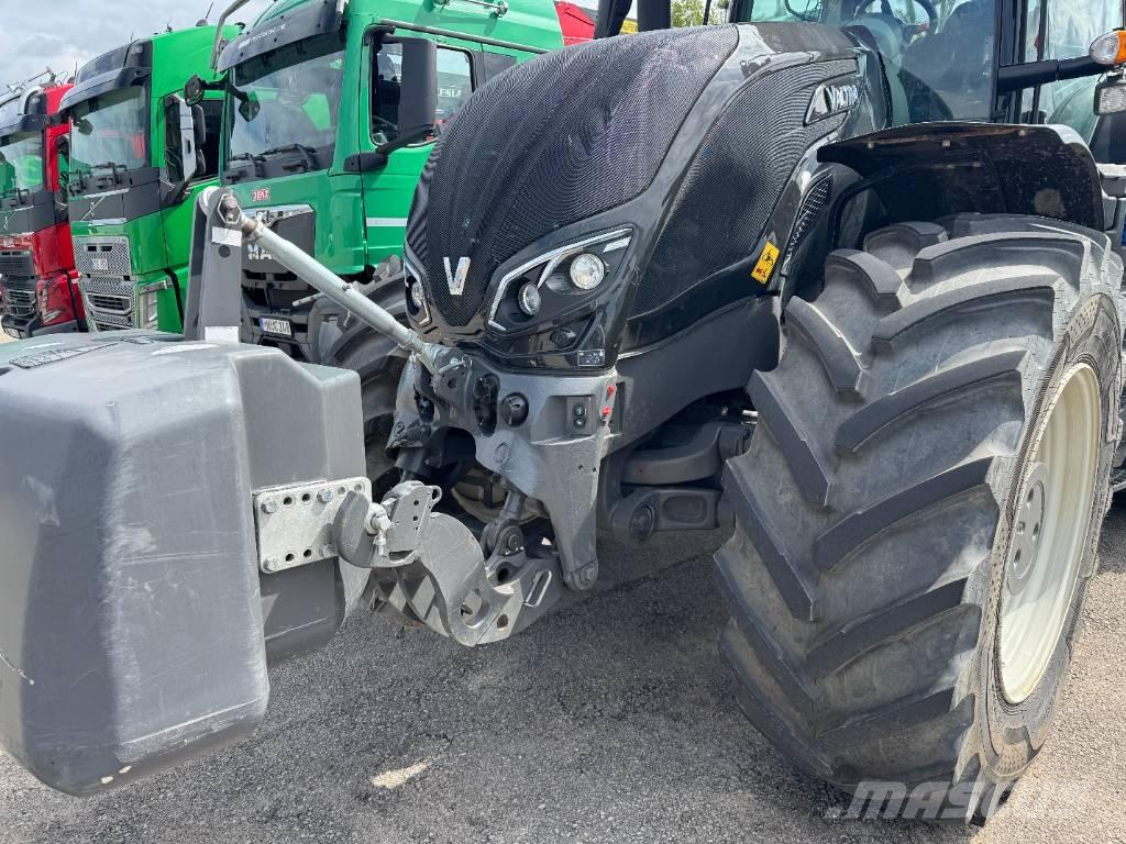 Valtra S 374 Traktorji
