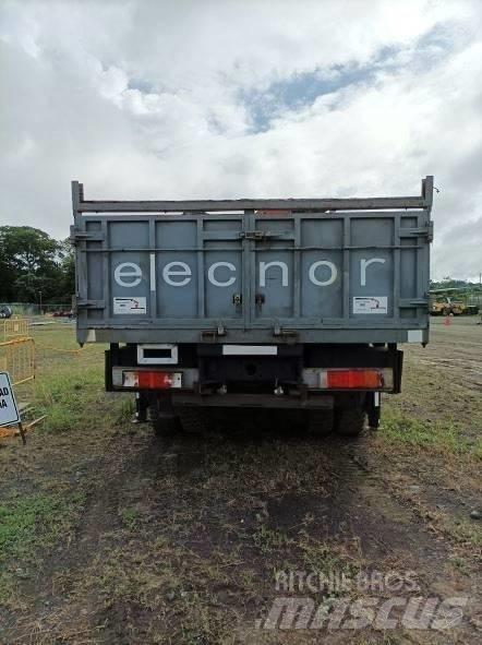 Iveco Trakker 410 Tovornjaki z žerjavom