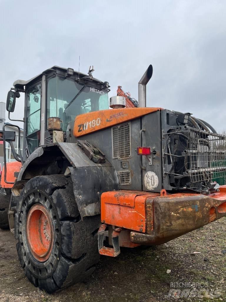 Hitachi ZW 180-5 Kolesni nakladalci
