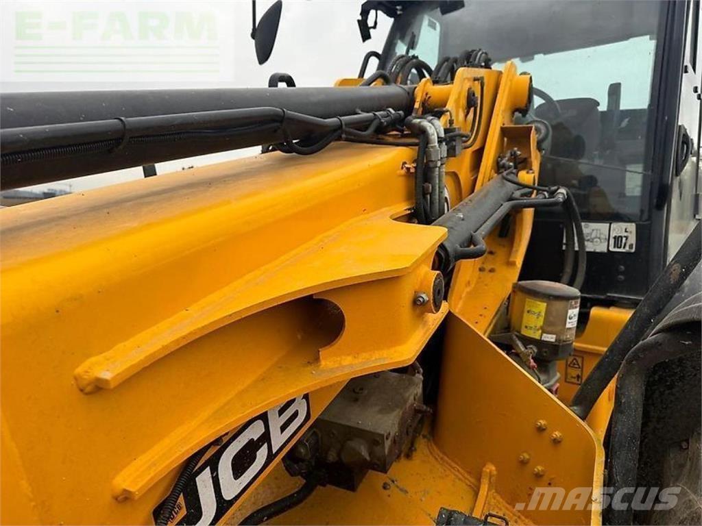 JCB tm 420 Kmetijski teleskopski nakladalci