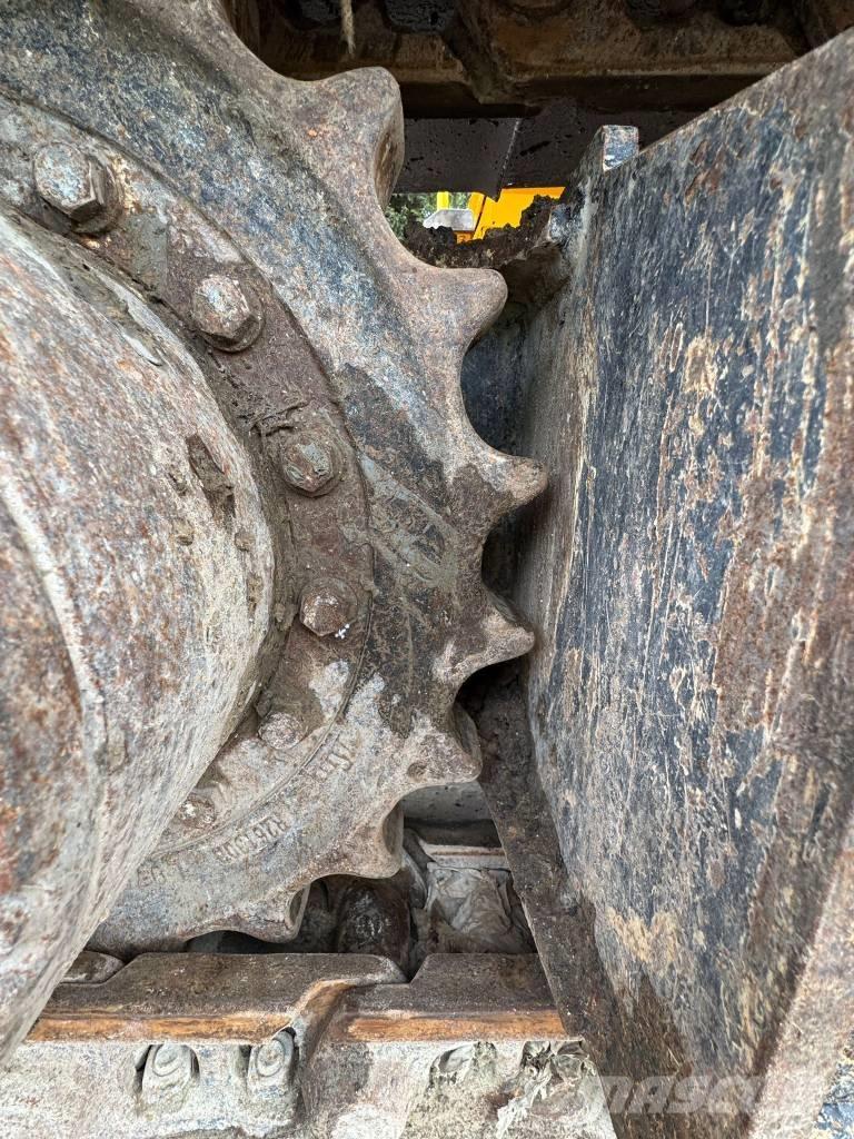 JCB 140 X Bagri goseničarji