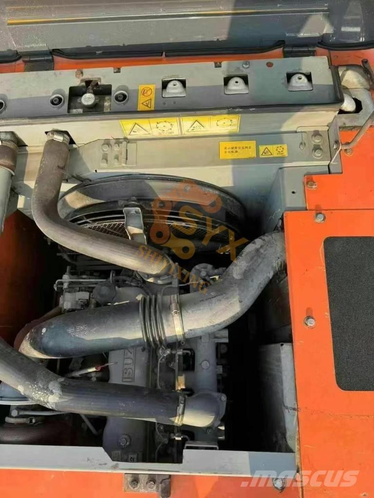 Hitachi ZX 200 Bagri goseničarji
