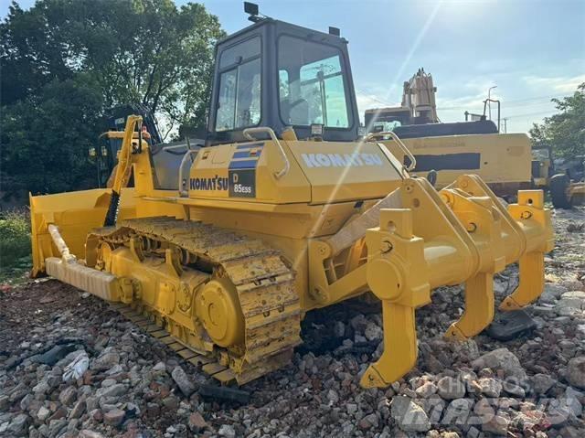Komatsu D 85 Buldožerji goseničarji