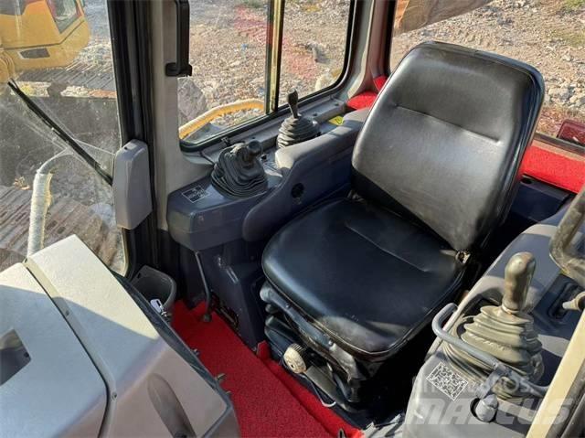 Komatsu D 85 Buldožerji goseničarji
