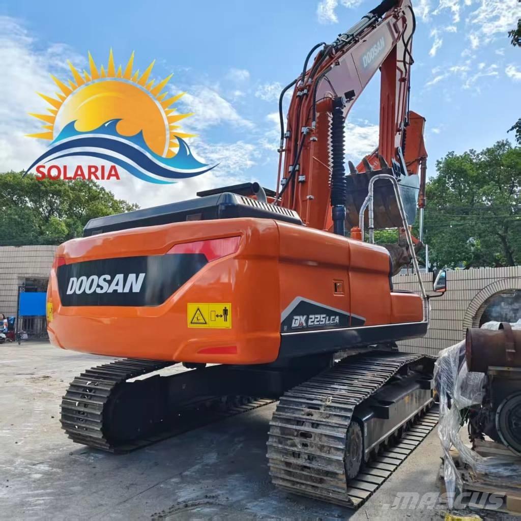 Doosan DX 225 LCA Bagri goseničarji