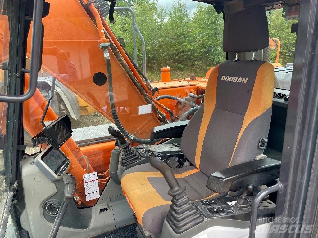 Doosan DX 180 LC-3 Bagri goseničarji