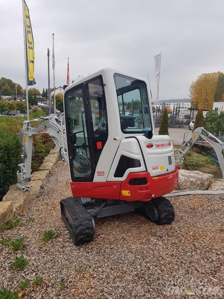 Takeuchi TB225 Mini bagri <7t