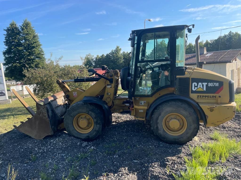 CAT 907 M Kolesni nakladalci