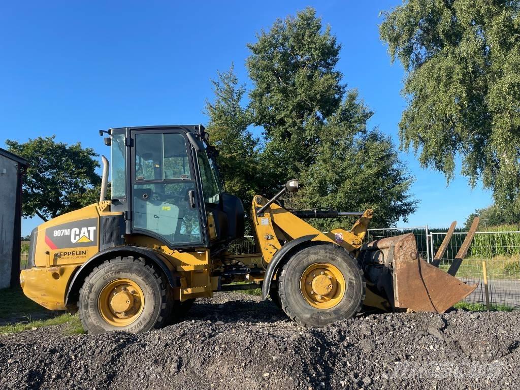 CAT 907 M Kolesni nakladalci