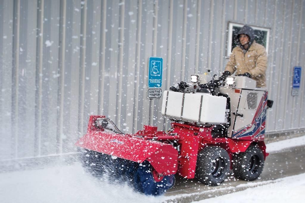 Ventrac 4500Y Traktorji