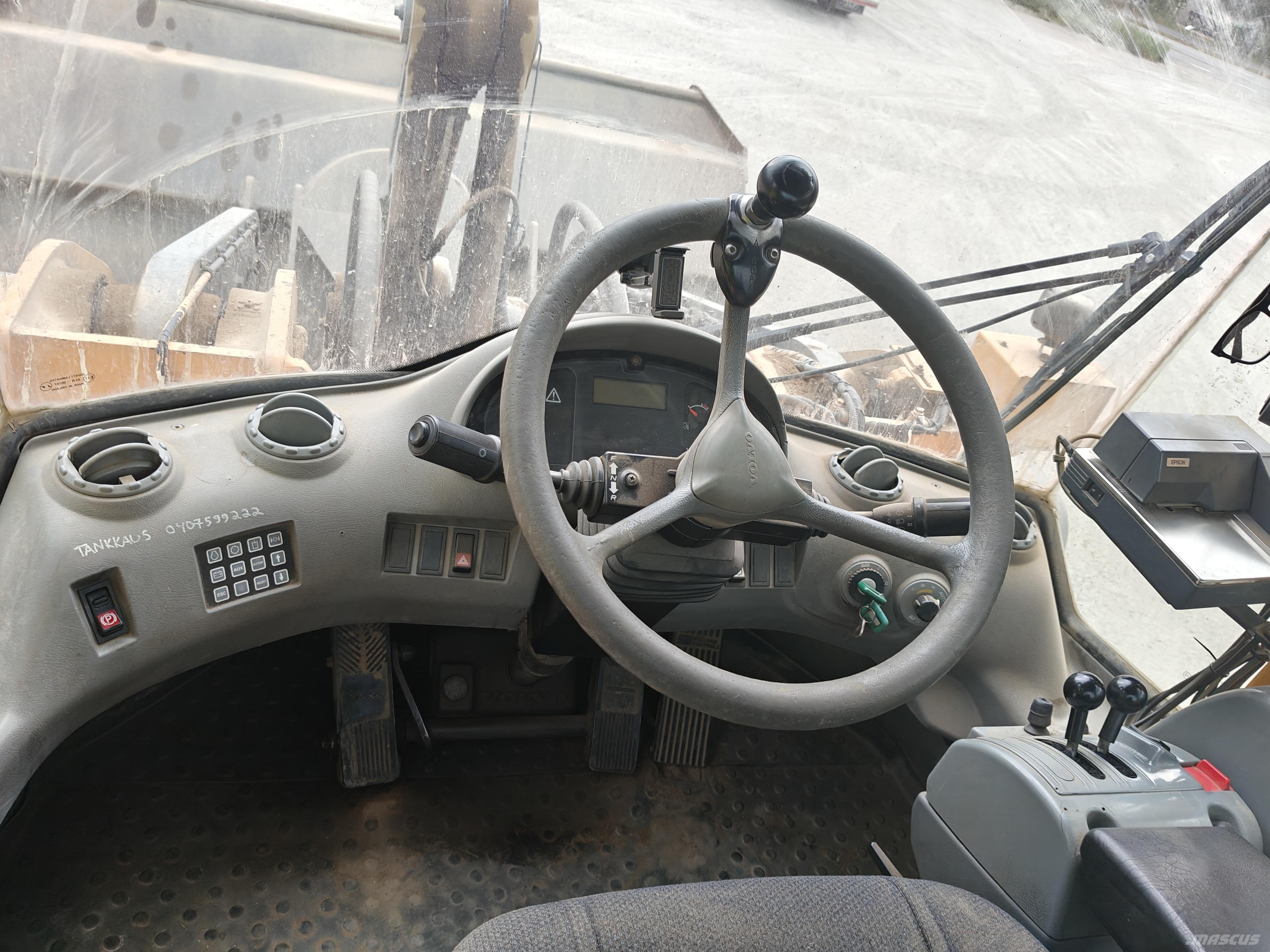 Volvo L 220 E Kolesni nakladalci