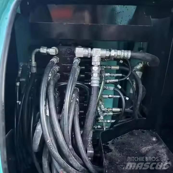 Kobelco SK60 Bagri goseničarji