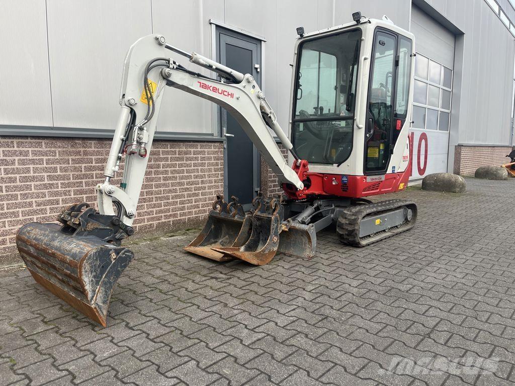 Takeuchi TB216 Mini bagri <7t