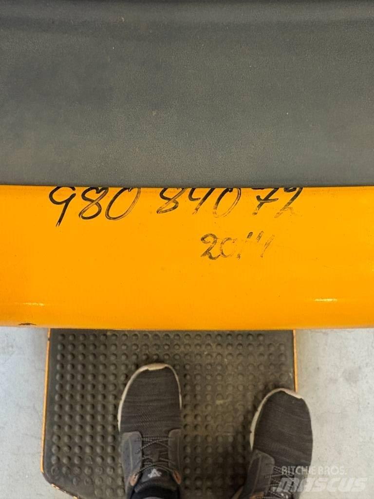 Jungheinrich ERE 225 Električni nizko dvižni viličar s stojiščem