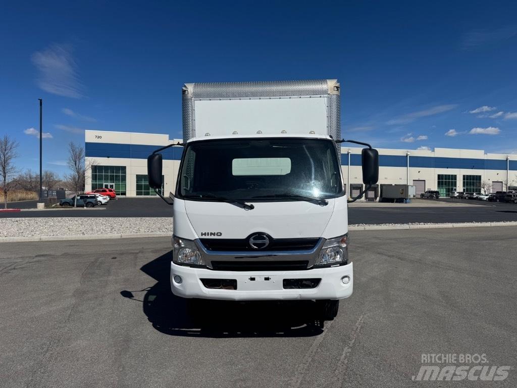 Hino 155 Tovornjaki zabojniki