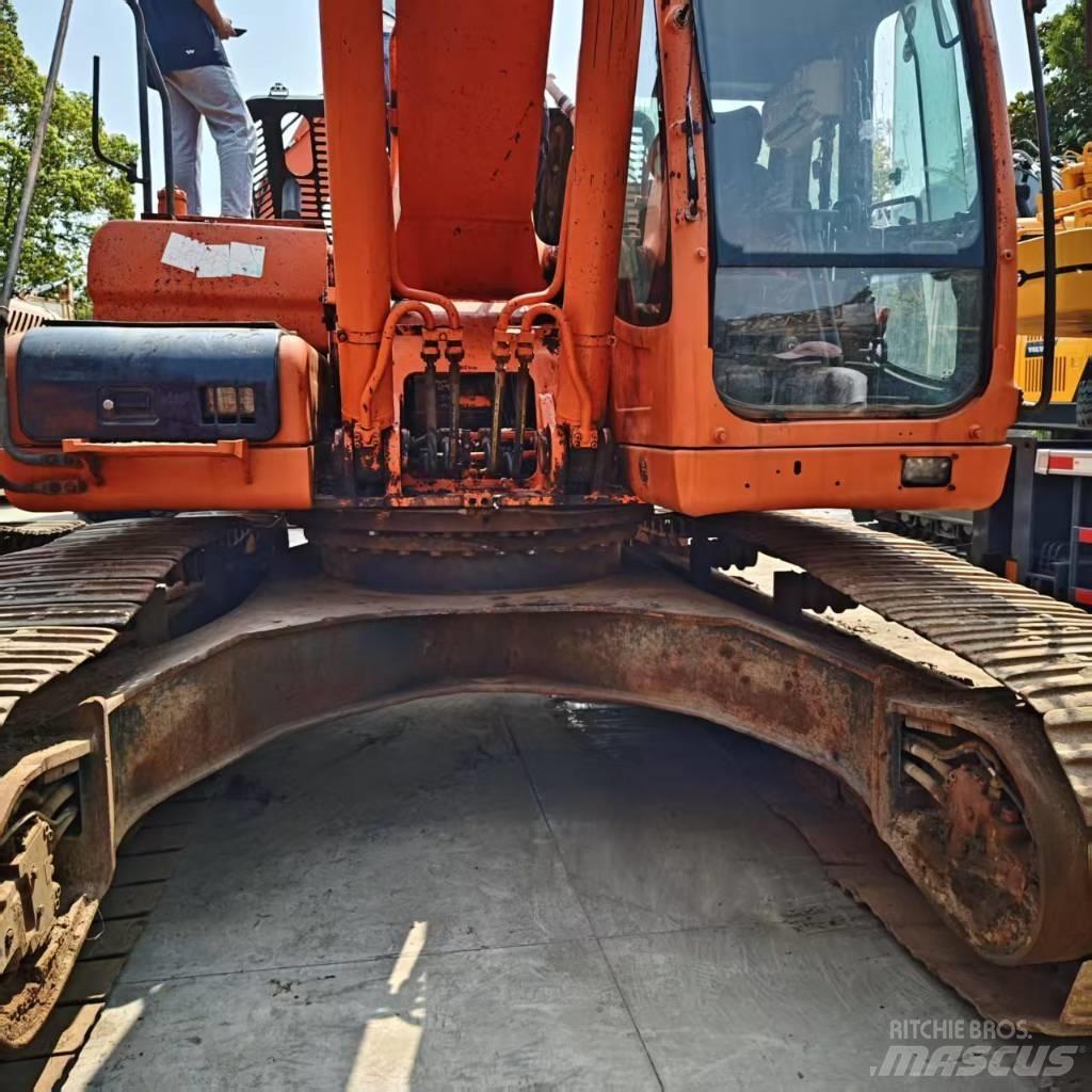 Doosan DX 300 LC Bagri goseničarji