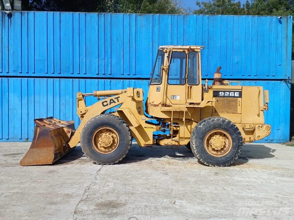 CAT 926 E Kolesni nakladalci