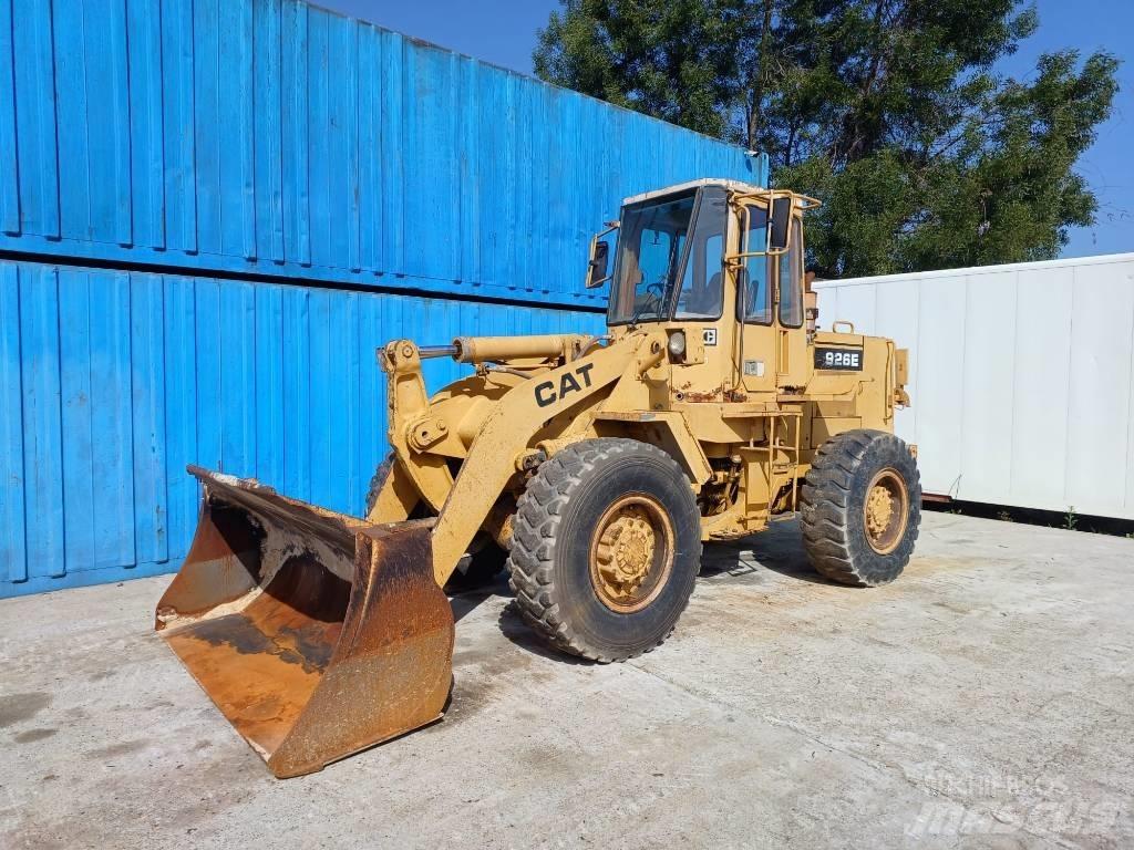 CAT 926 E Kolesni nakladalci