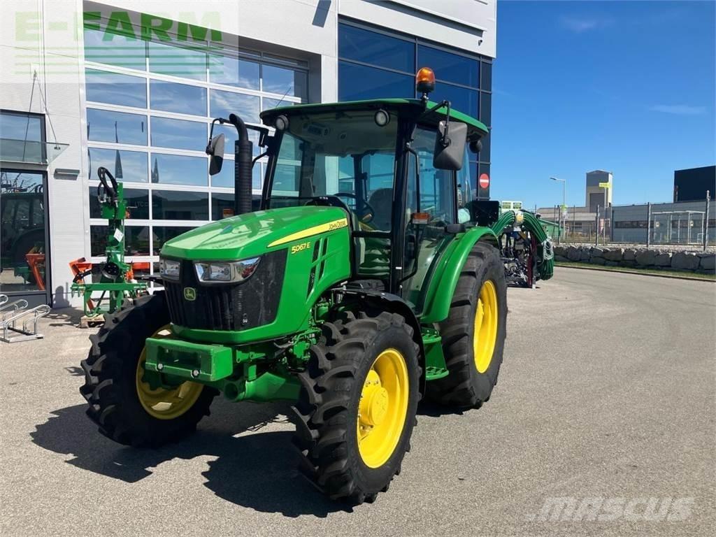 John Deere 5067E Traktorji