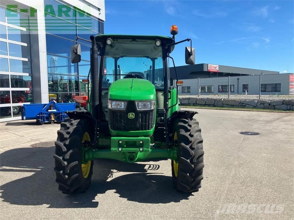John Deere 5067E Traktorji