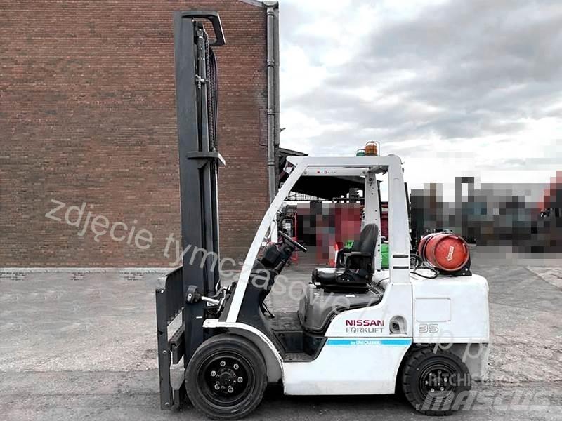 Nissan UG1F2A35DU Plinski viličarji