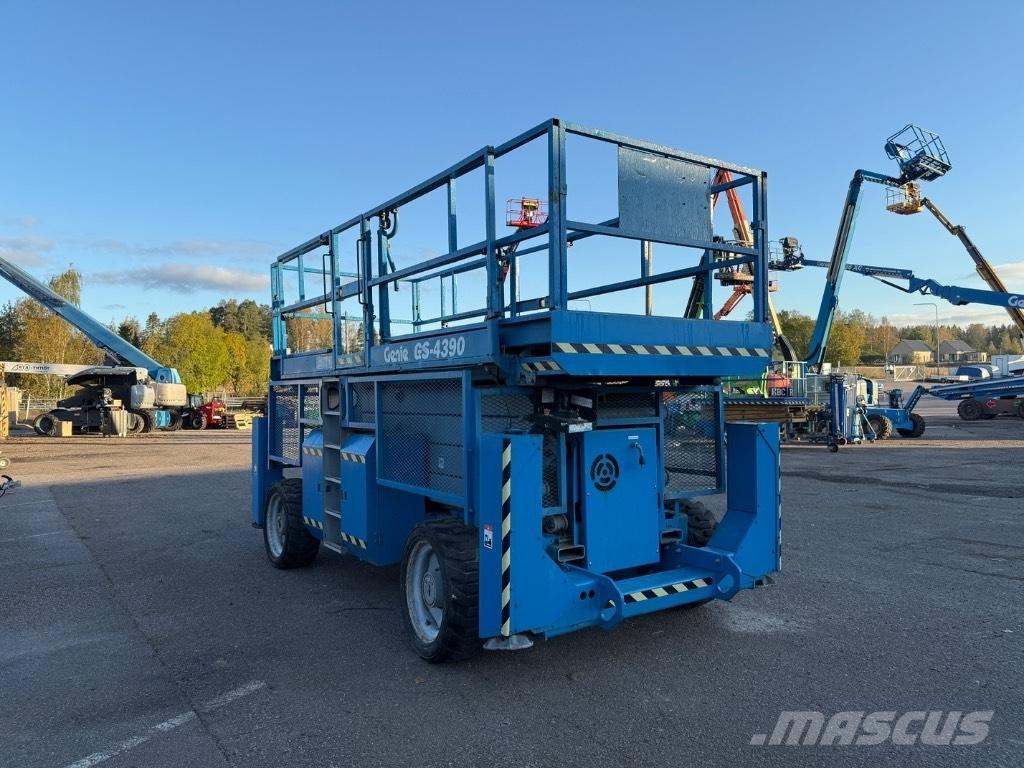 Genie GS 4390 Škarjaste dvižne ploščadi