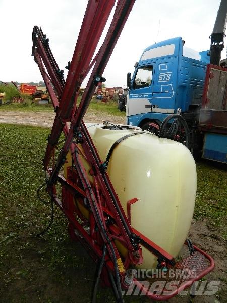 Hardi 900 Vlečne škropilnice