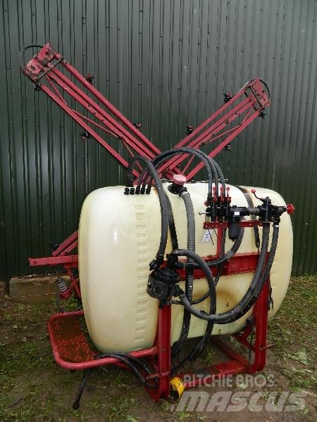 Hardi 900 Vlečne škropilnice