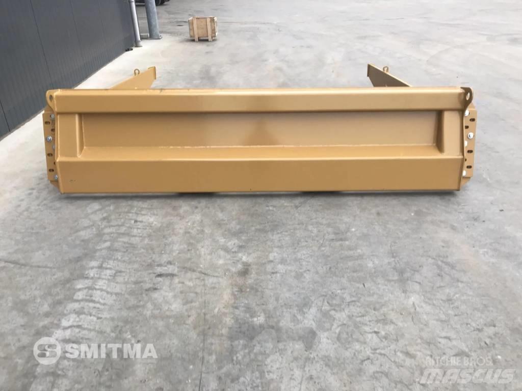 CAT 725 Tailgates