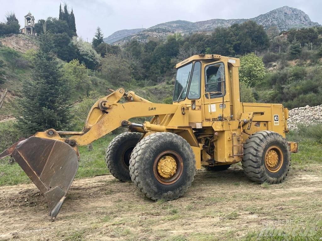 CAT 950B Kolesni nakladalci