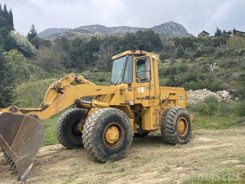 CAT 950B Kolesni nakladalci