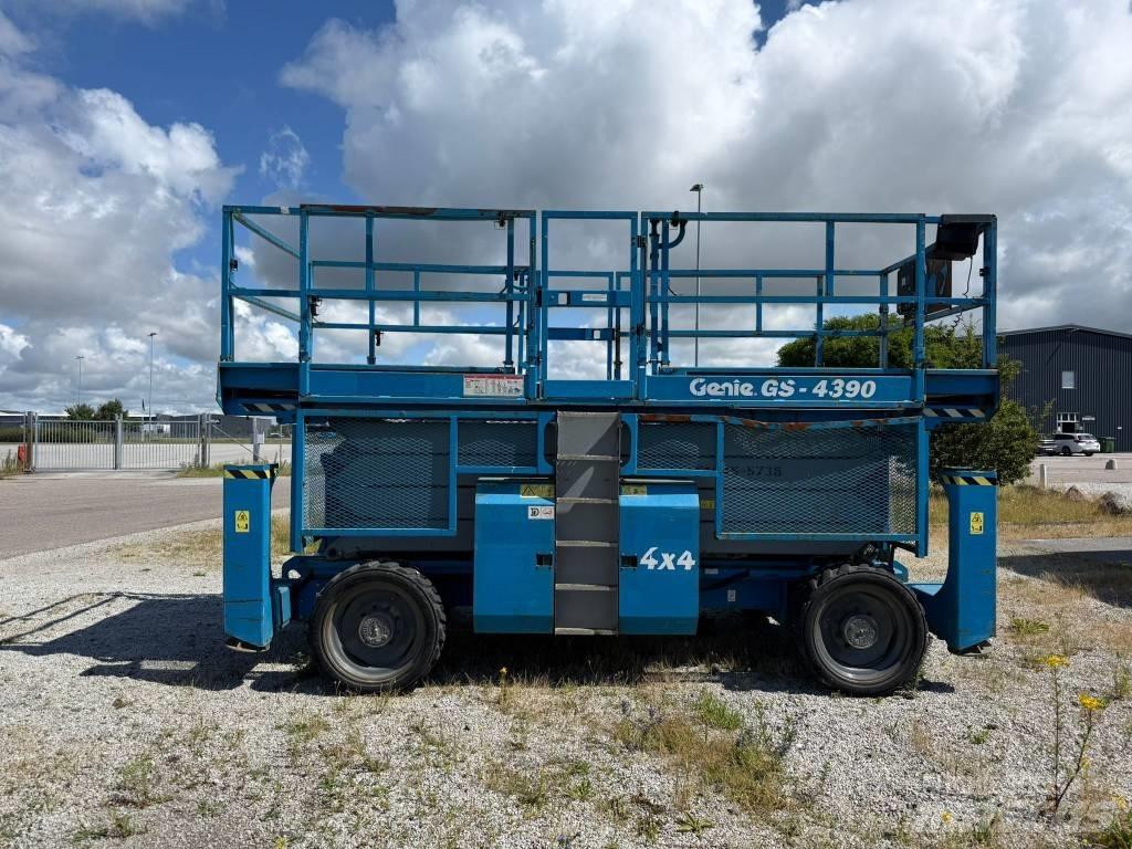 Genie GS 4390 Škarjaste dvižne ploščadi