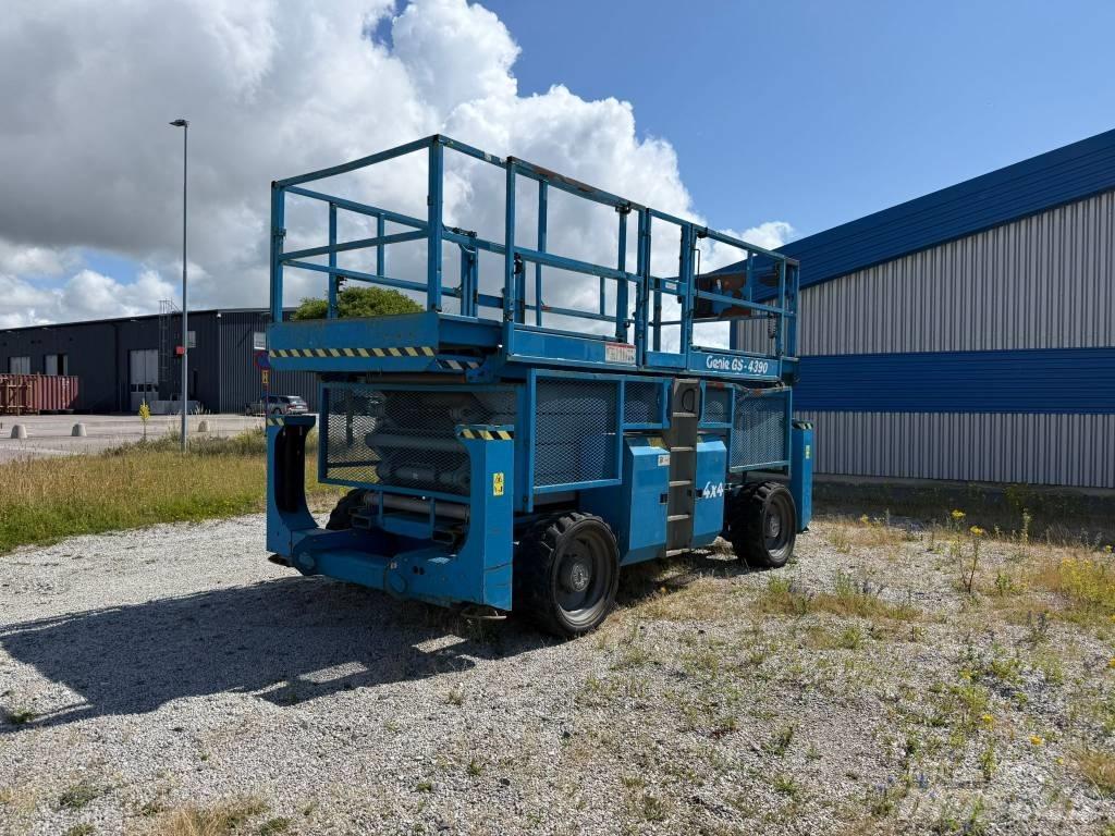 Genie GS 4390 Škarjaste dvižne ploščadi