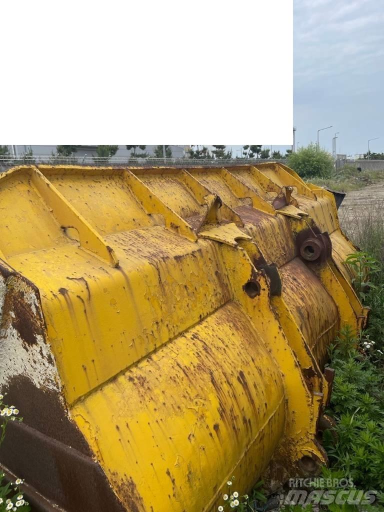 CAT 980 B Kolesni nakladalci