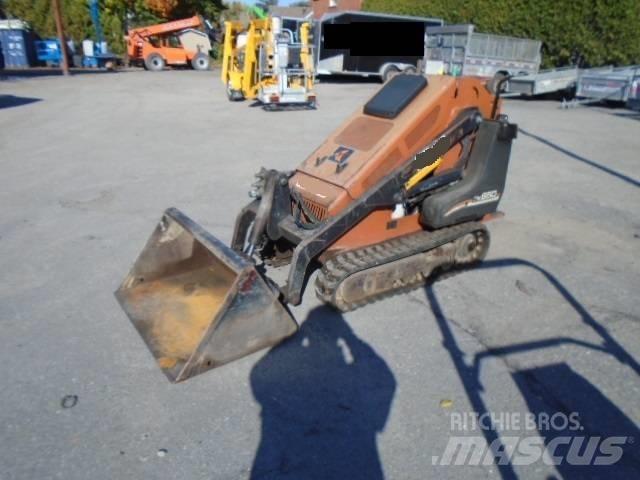 Ditch Witch SK 650 Skid steer mini nakladalci
