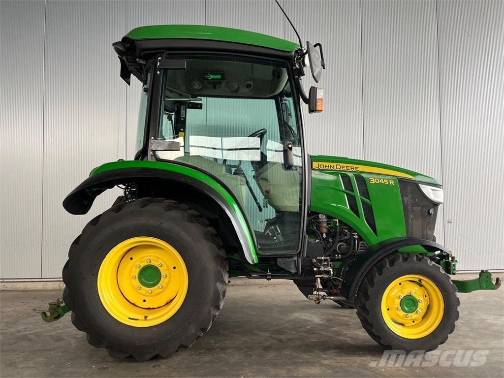 John Deere 3045 R Traktorji