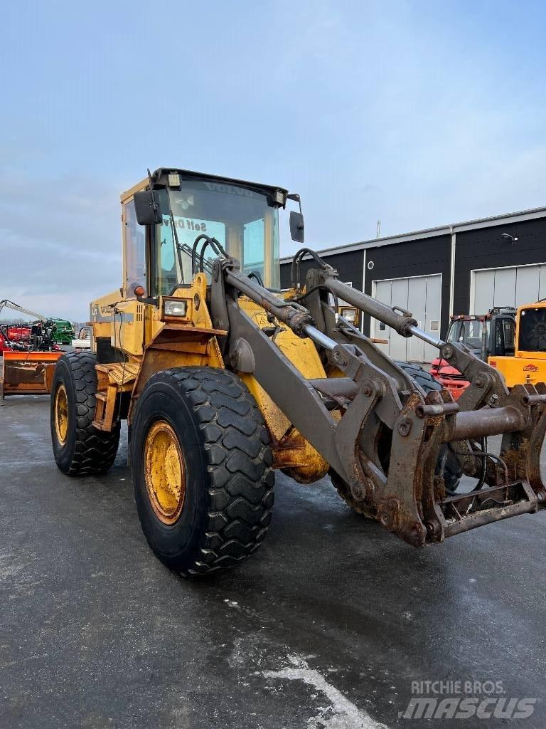 Volvo L90 B Kolesni nakladalci