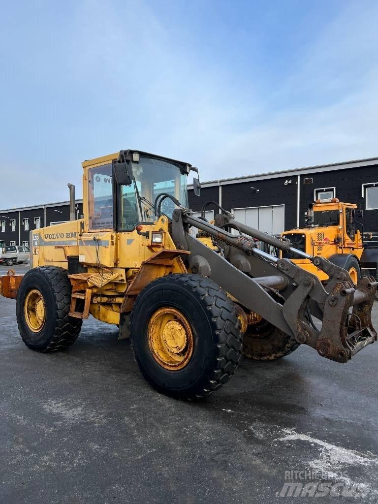 Volvo L90 B Kolesni nakladalci