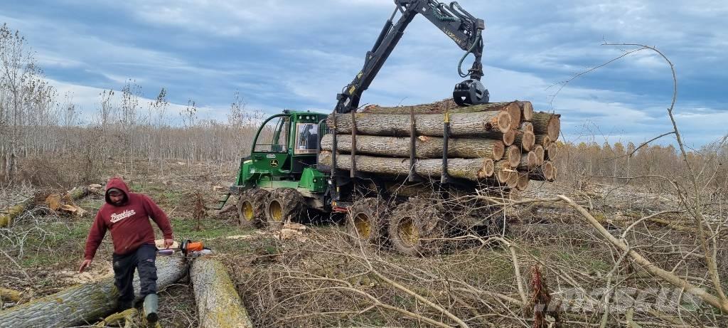John Deere 1110 Forwarderji