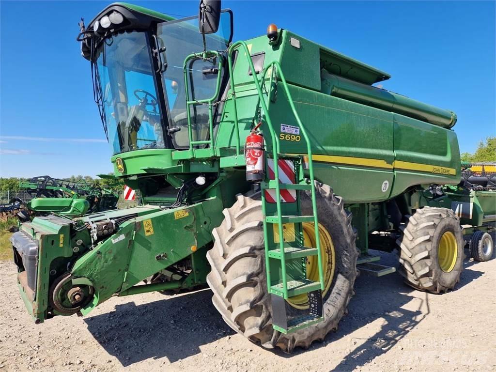 John Deere S690 Kombajni