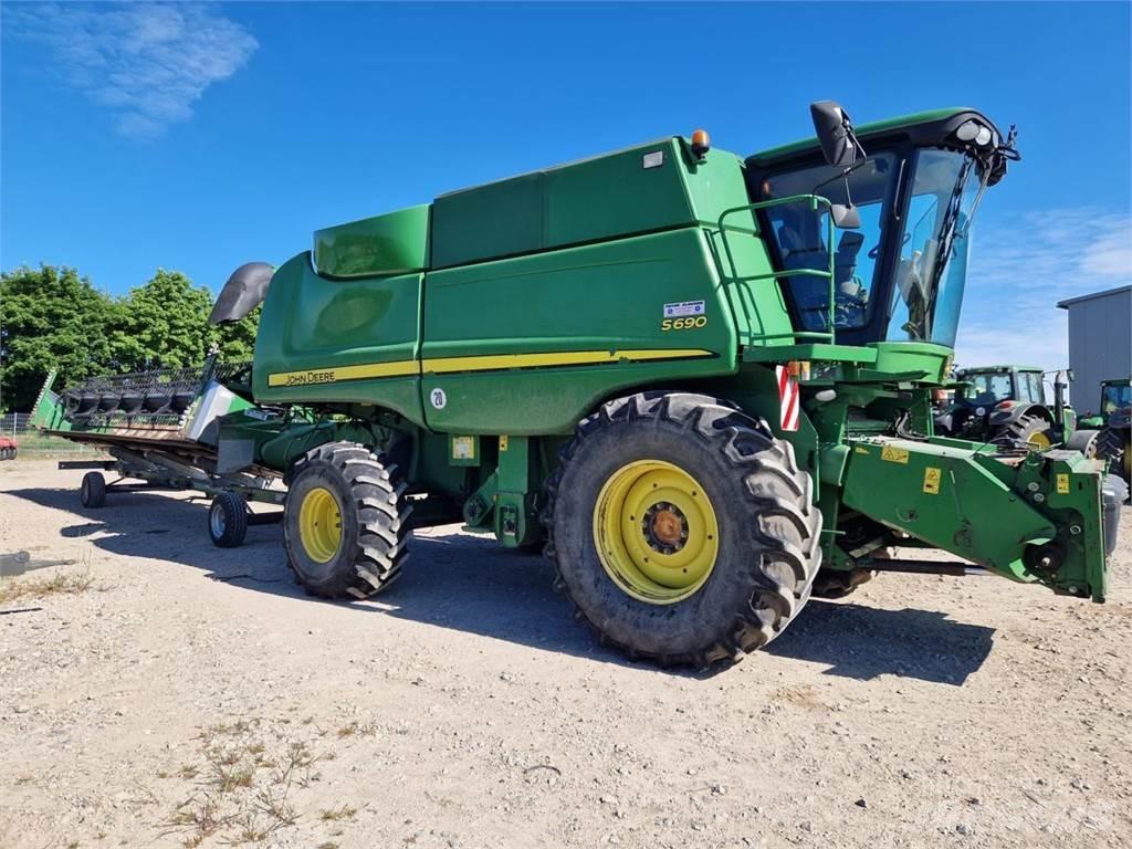 John Deere S690 Kombajni