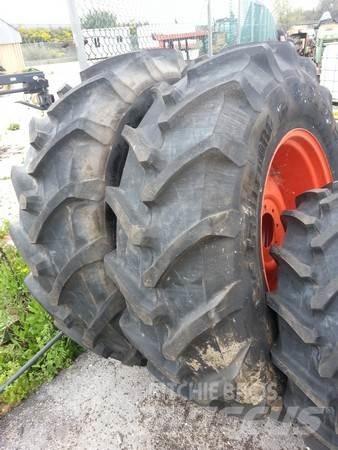  Pneus 420/85R30 Gume, kolesa in platišča