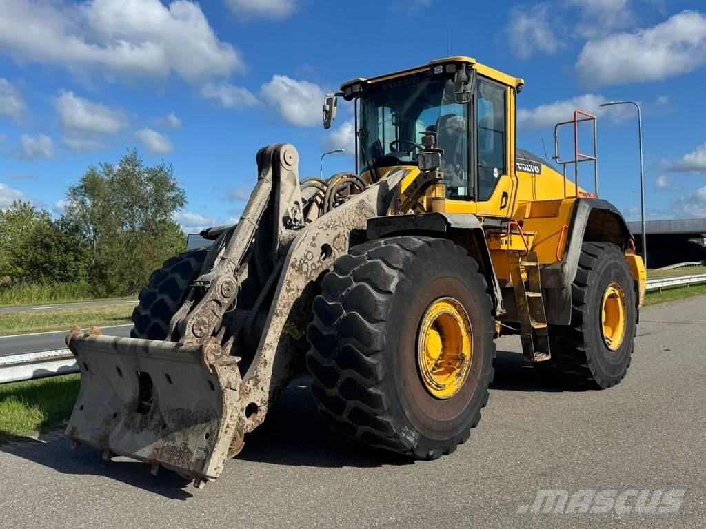 Volvo L220H Kolesni nakladalci