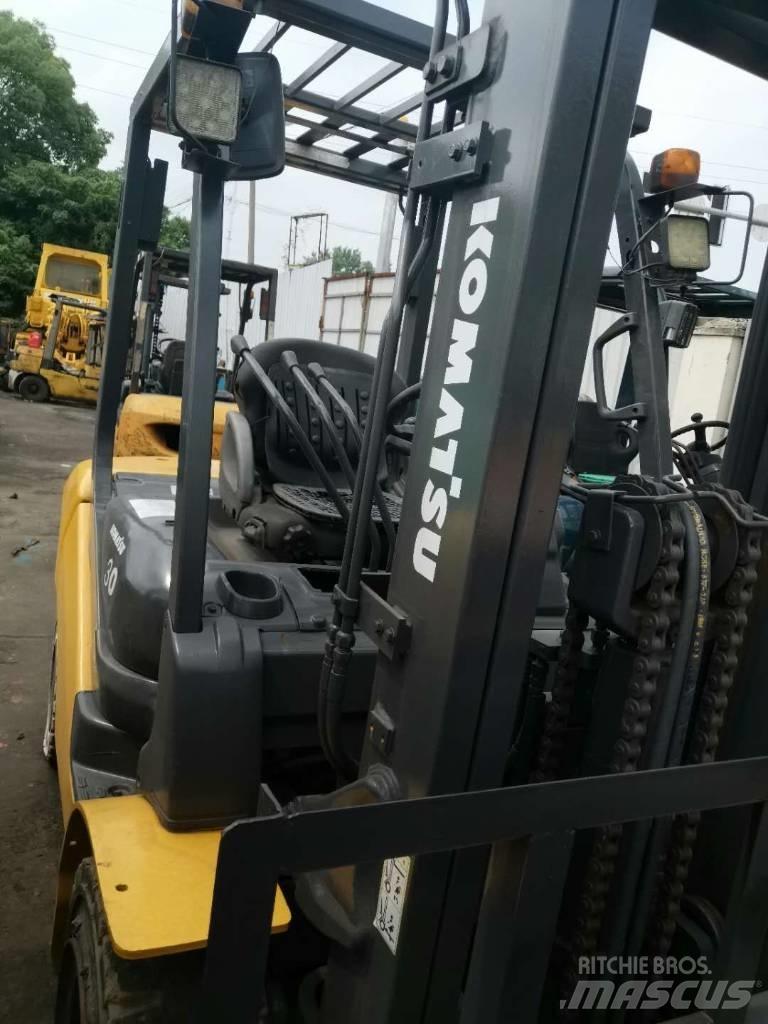 Komatsu 30 Teleskopski viličarji