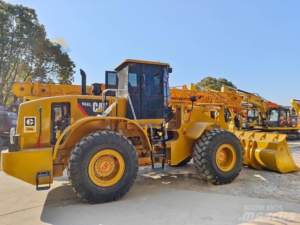 CAT 966 L Kolesni nakladalci