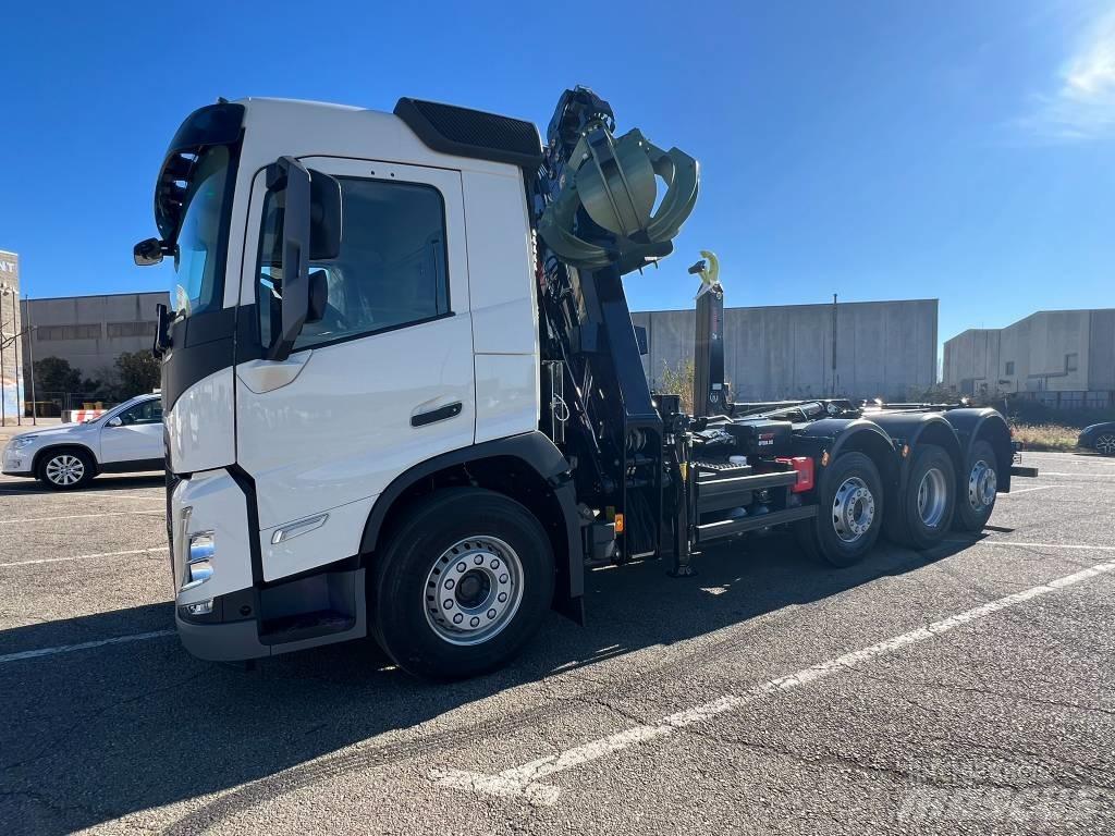 Volvo FM Tovornjaki z žerjavom