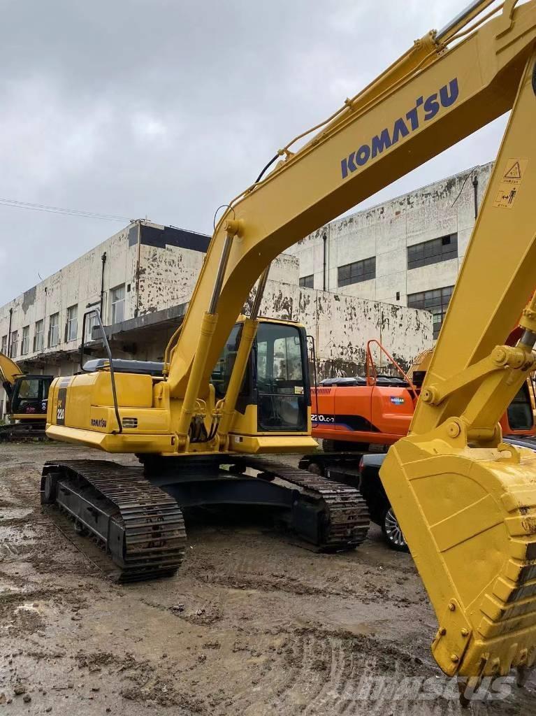 Komatsu 220 Bagri goseničarji