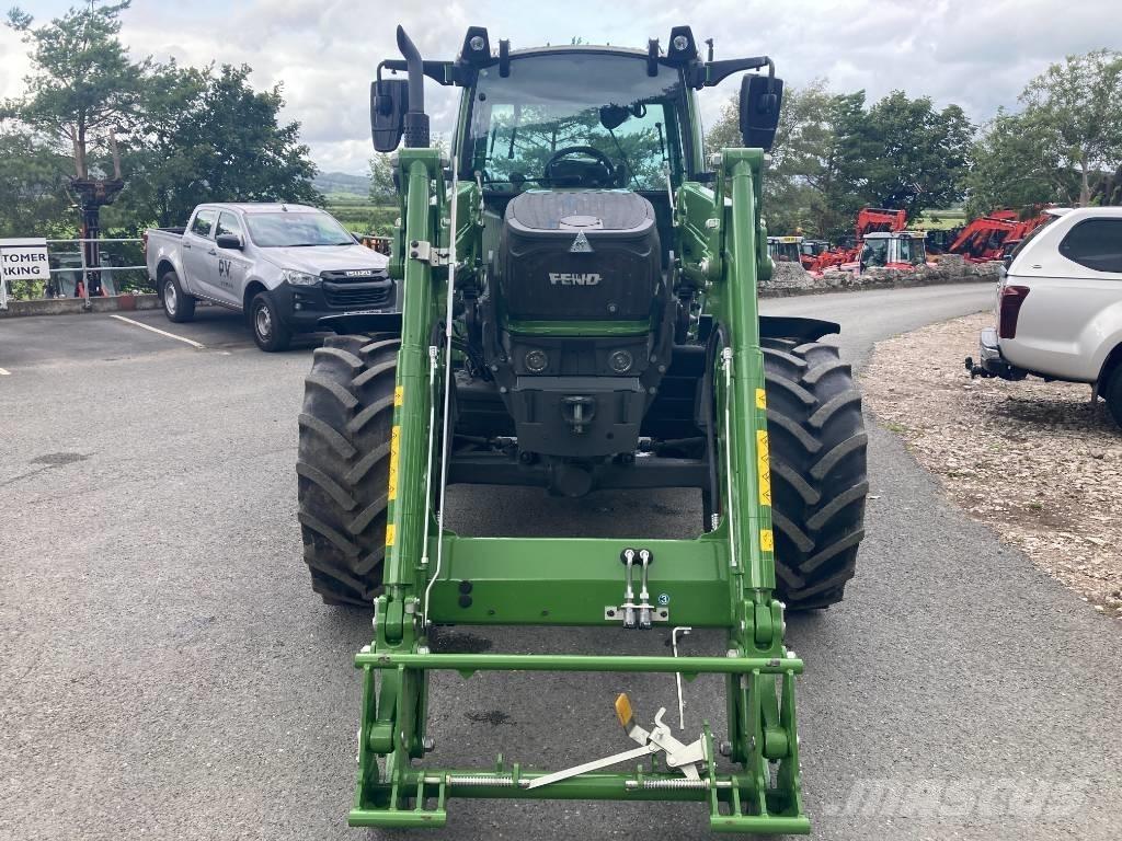 Fendt 211 Traktorji